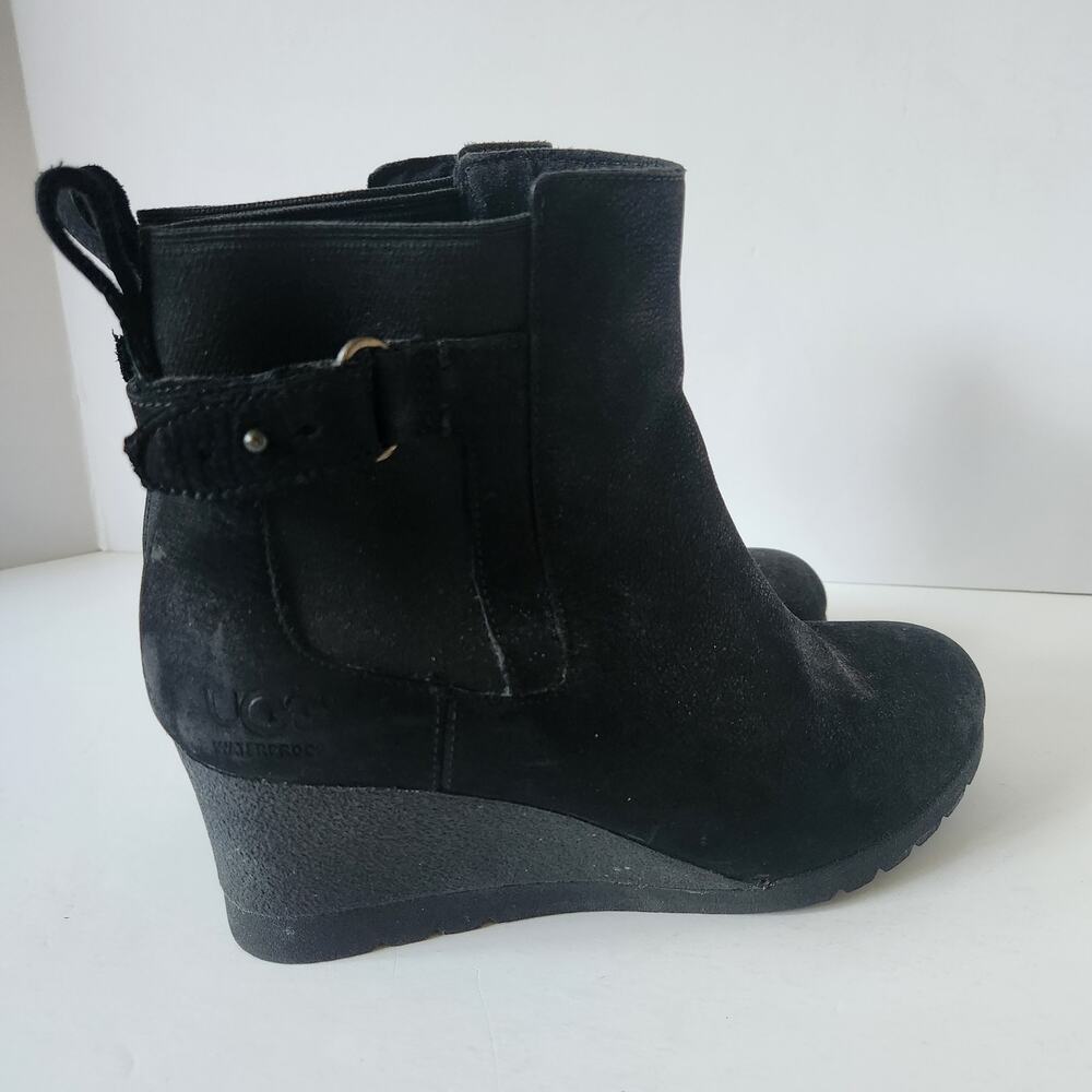 UGG Indra Waterproof Black Leather Suede Wedge Ankle Boots SZ 7.5 Buckle Fur